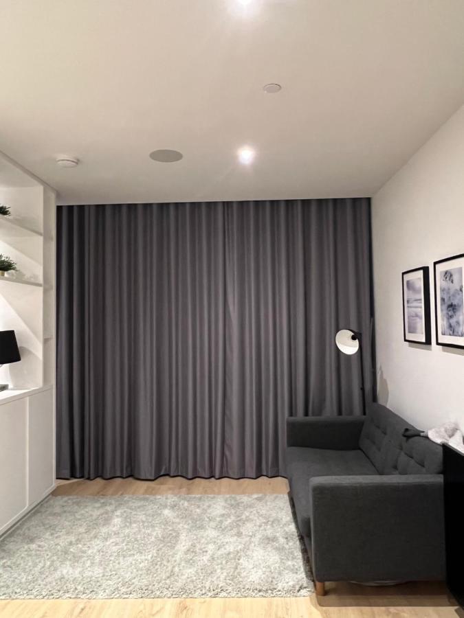 London Luxxe Suites & Apartments - London Heathrow Airport, Terminal 1 2 3 4 5 ヒースロー エクステリア 写真