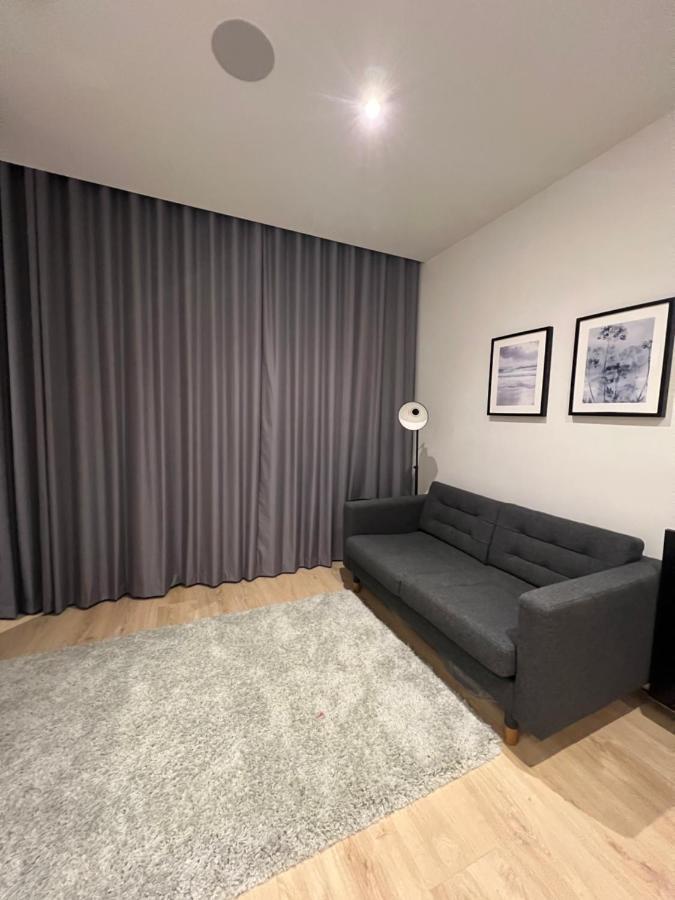 London Luxxe Suites & Apartments - London Heathrow Airport, Terminal 1 2 3 4 5 ヒースロー エクステリア 写真
