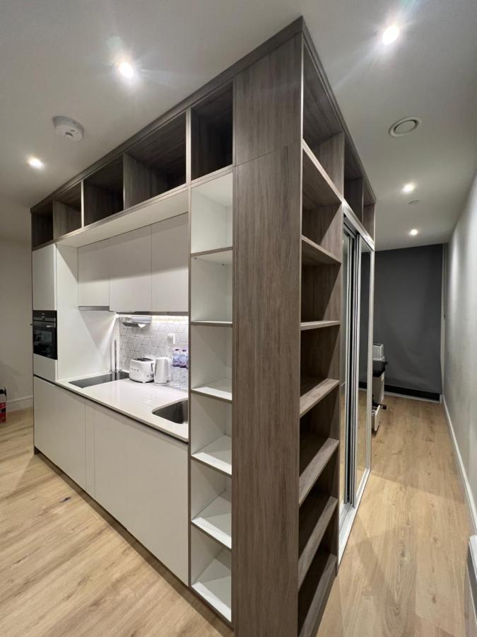 London Luxxe Suites & Apartments - London Heathrow Airport, Terminal 1 2 3 4 5 ヒースロー エクステリア 写真