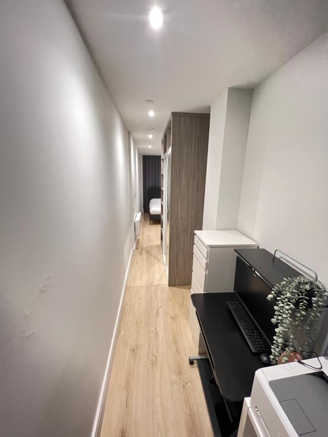 London Luxxe Suites & Apartments - London Heathrow Airport, Terminal 1 2 3 4 5 ヒースロー エクステリア 写真