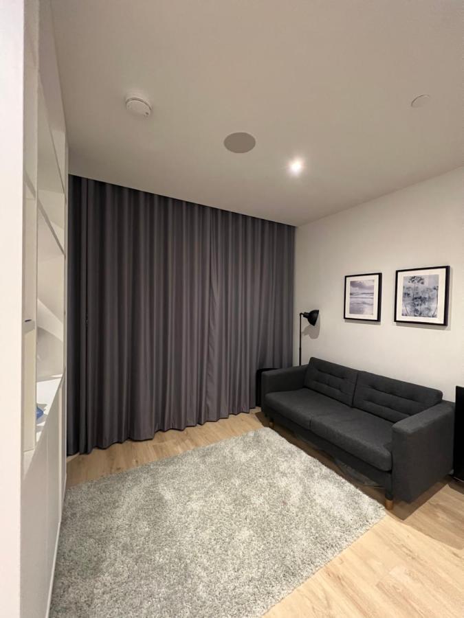 London Luxxe Suites & Apartments - London Heathrow Airport, Terminal 1 2 3 4 5 ヒースロー エクステリア 写真