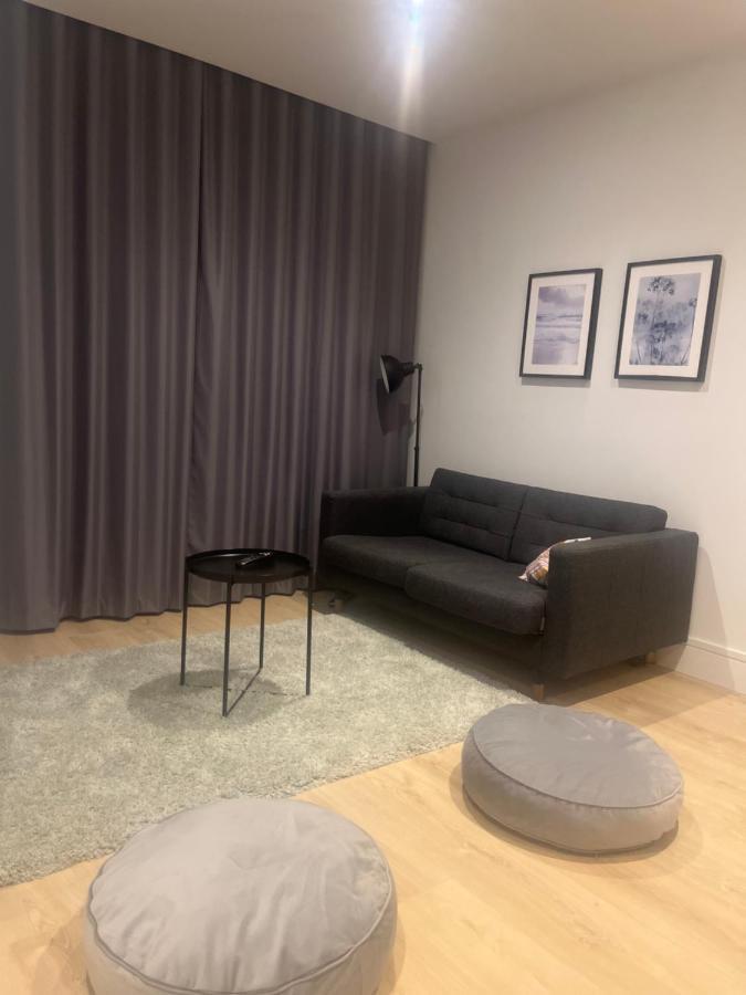 London Luxxe Suites & Apartments - London Heathrow Airport, Terminal 1 2 3 4 5 ヒースロー エクステリア 写真